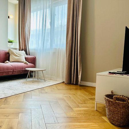 Ultracentral Lux Boutique 1Br Ap Near Subway Bukarest Exteriör bild