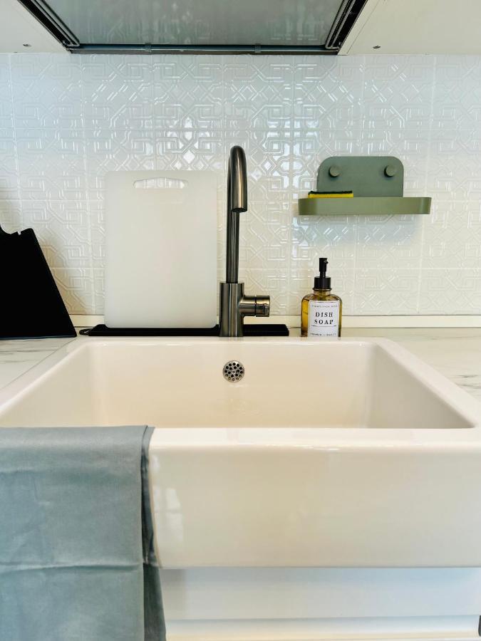 Ultracentral Lux Boutique 1Br Ap Near Subway Bukarest Exteriör bild