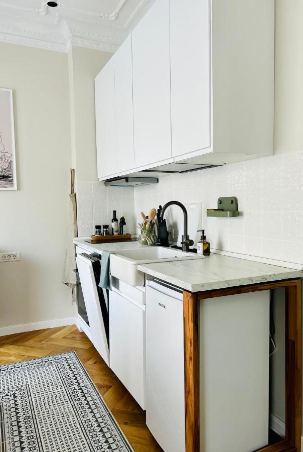 Ultracentral Lux Boutique 1Br Ap Near Subway Bukarest Exteriör bild