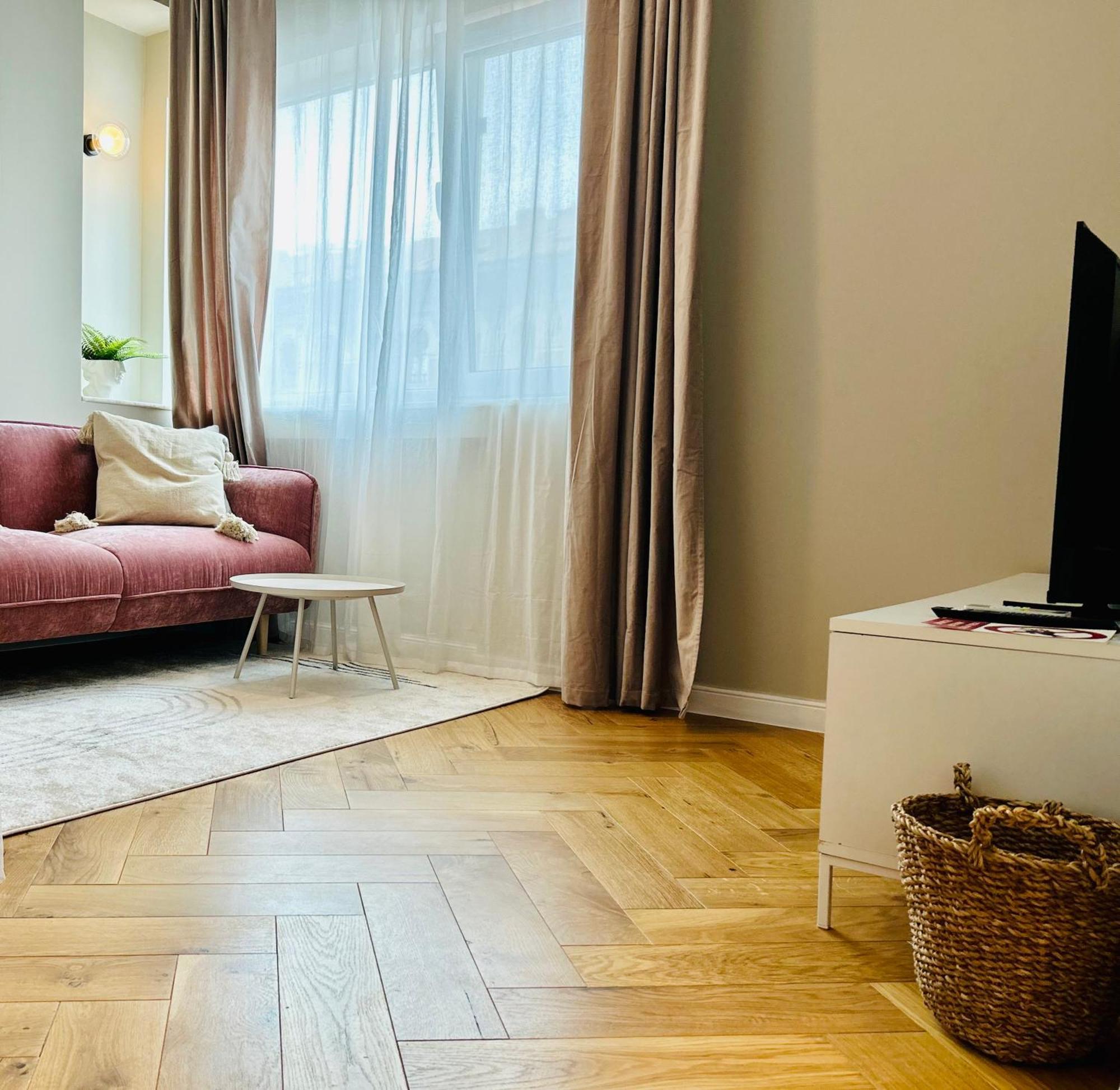 Ultracentral Lux Boutique 1Br Ap Near Subway Bukarest Exteriör bild